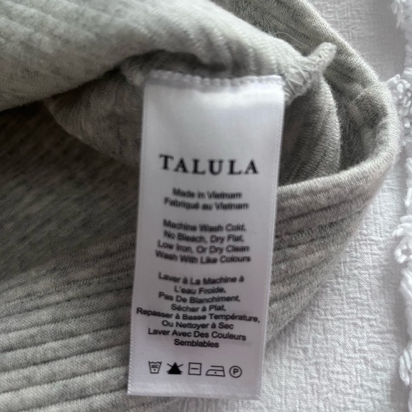 ARITZIA Talua skirt - Picture 4 of 4
